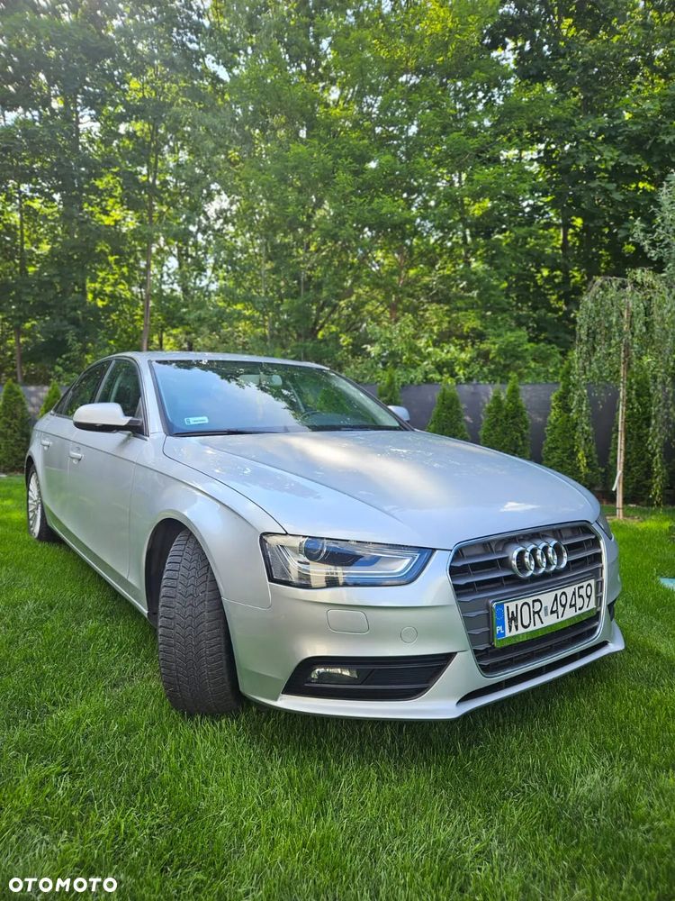 Audi A4 Limousine 2012 photo 2