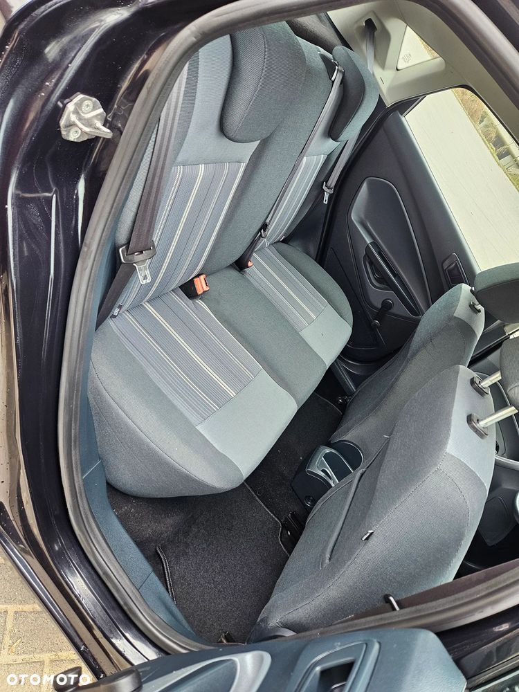 Ford Fiesta 1.4 Ghia - 9