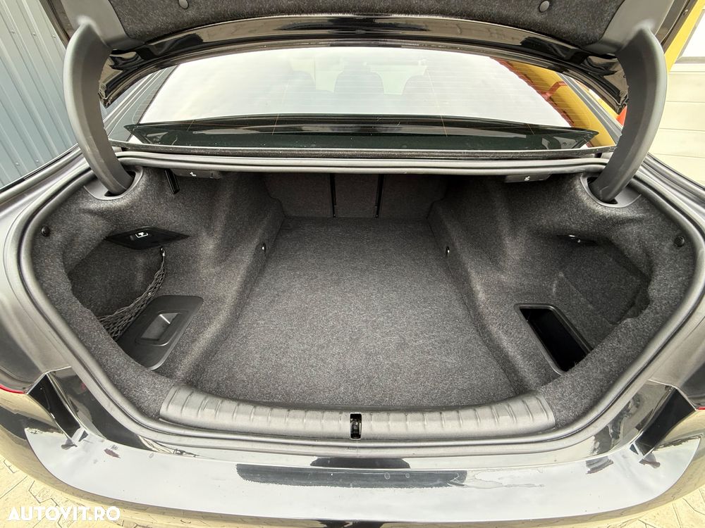 BMW Seria 5 520d xDrive Aut. Luxury Line - 30