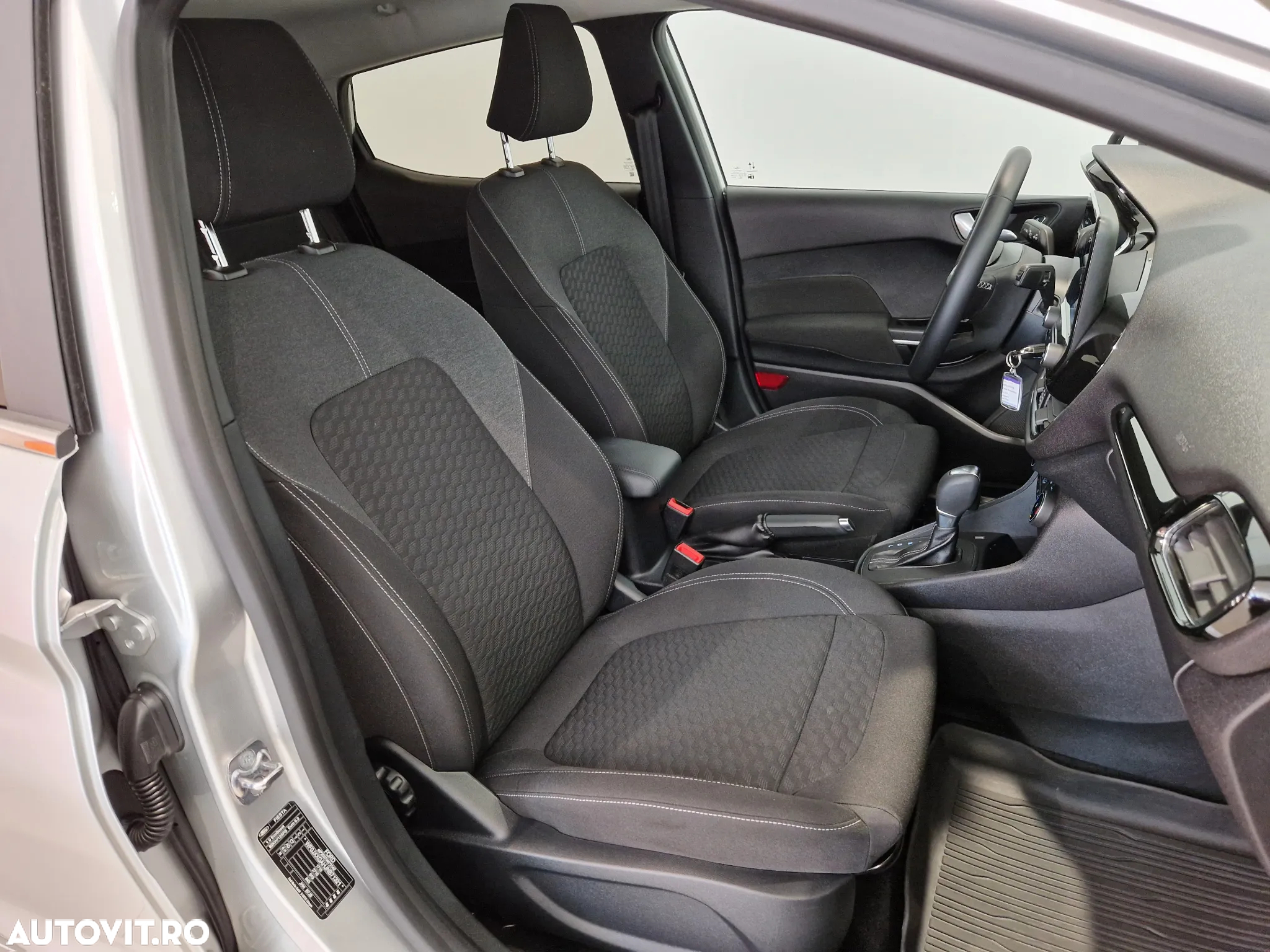 Ford Fiesta 1.0 EcoBoost 7DCT mHEV Titanium - 13