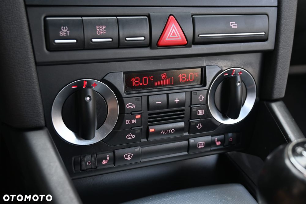 Audi A3 Sportback 2.0 TDI DPF quattro Attraction - 30