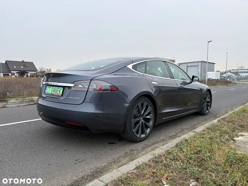 Tesla Model S Long Range - 4