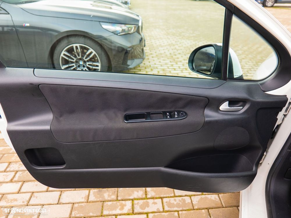 Peugeot 207 1.4 HDi Urban - 11