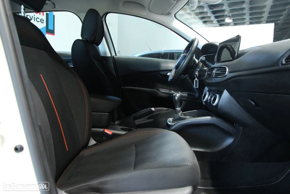 Fiat Tipo Station Wagon Cross 1.0 GSE T3 Cross - 11