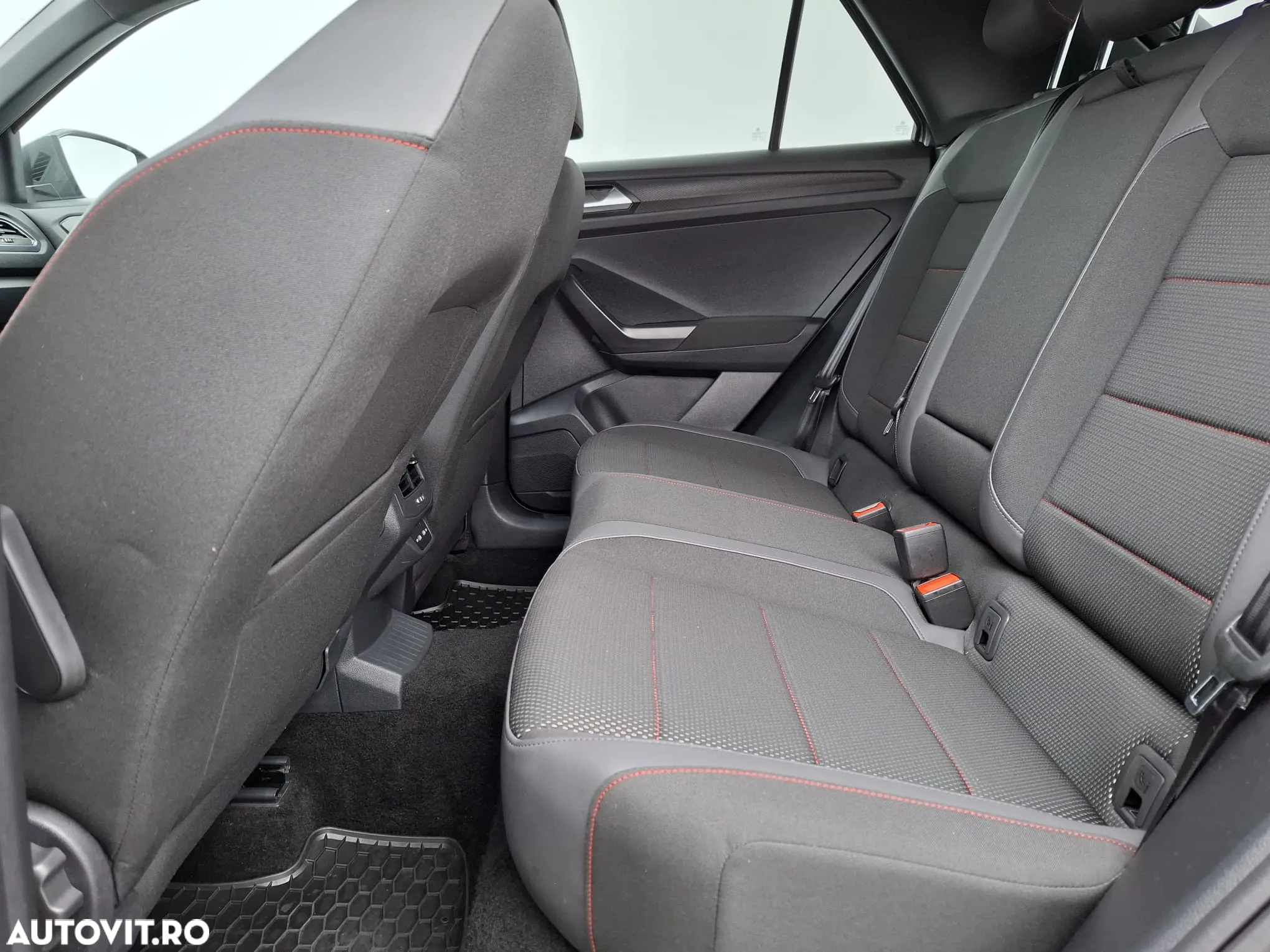 Volkswagen T-ROC 1.5 TSI DSG Sport - 11