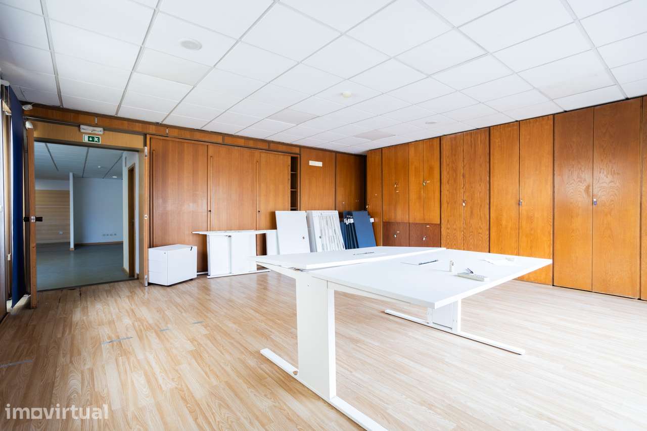 Espaço Comercial de 365 m² junto ao Marquês de Pombal com Potencial de - Grande imagem: 3/51