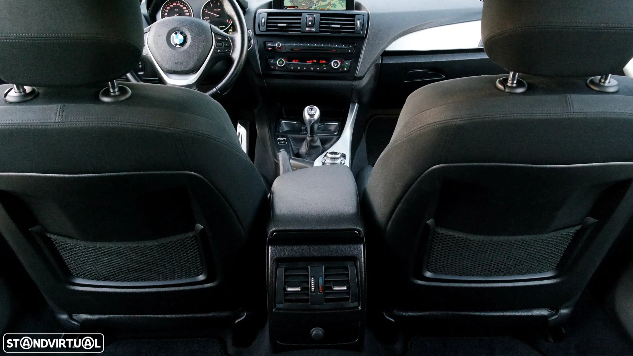 BMW 118 d Pack M - 12