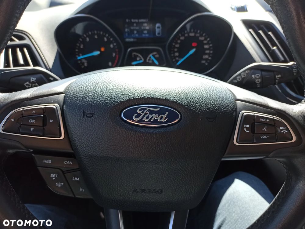 Ford Kuga - 38