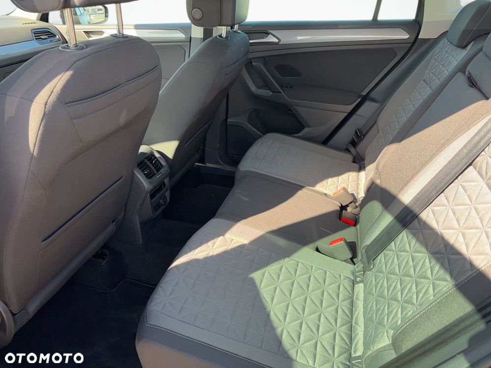 Volkswagen Tiguan - 27