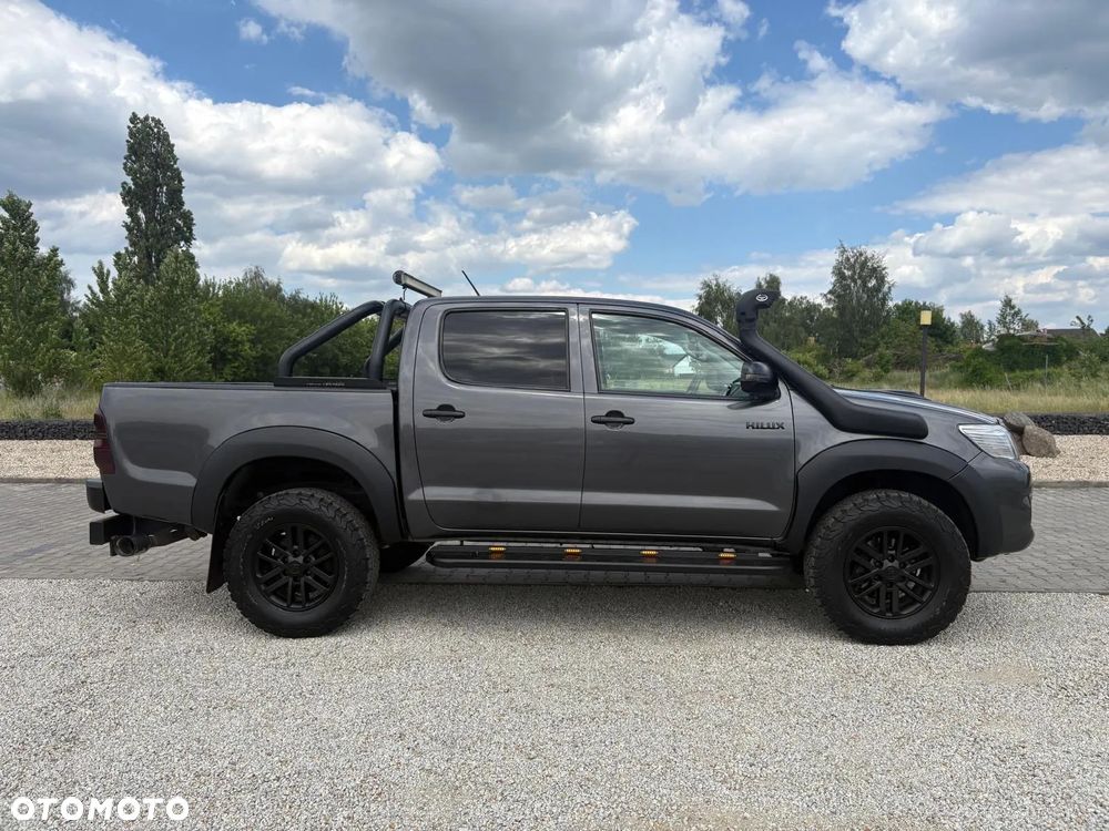 Toyota Hilux 3.0 D-4D SR5 - 10