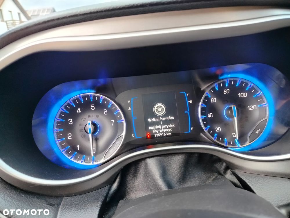 Chrysler Pacifica - 17