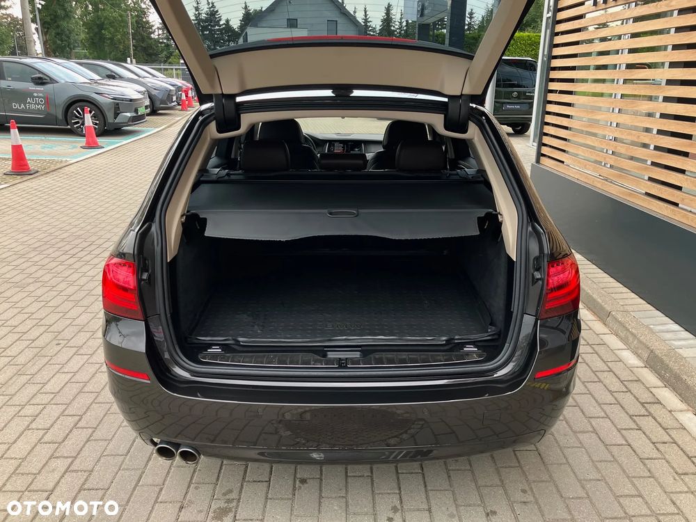 BMW Seria 5 530d xDrive Luxury Line - 11