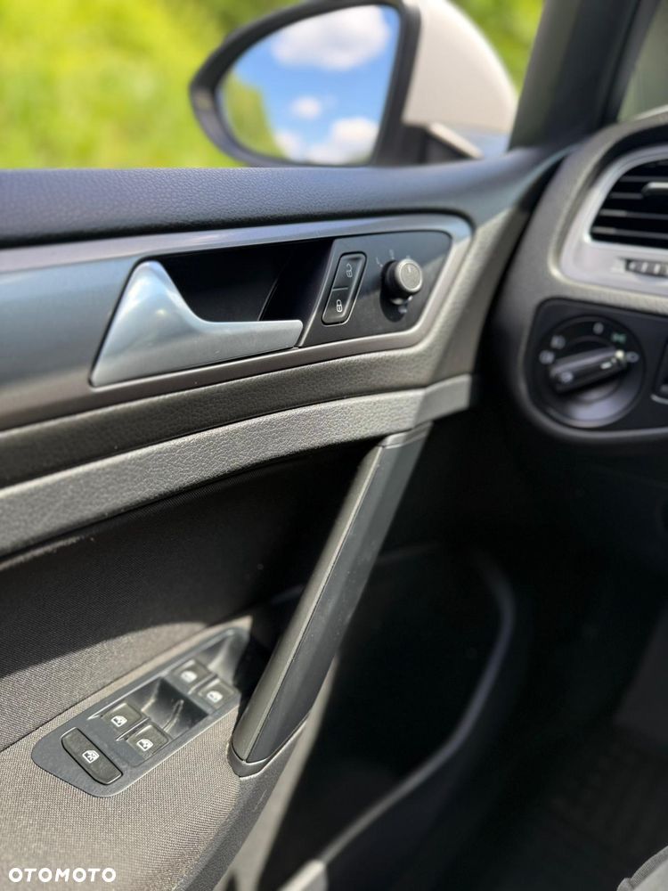 Volkswagen Golf 1.6 TDI BlueMotion Technology Lounge - 21