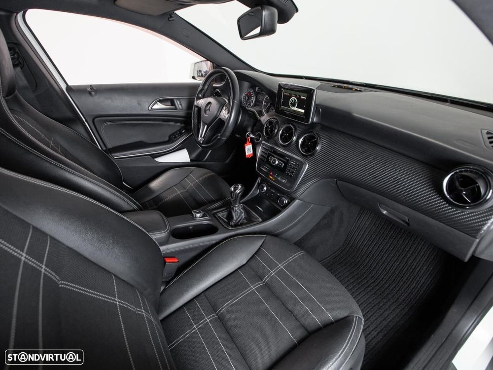 Mercedes-Benz GLA 200 - 10