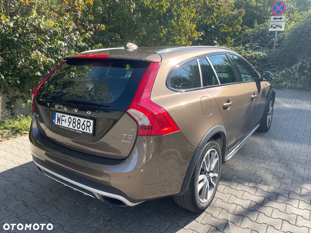 Volvo V60 Cross Country T5 AWD Summum - 11
