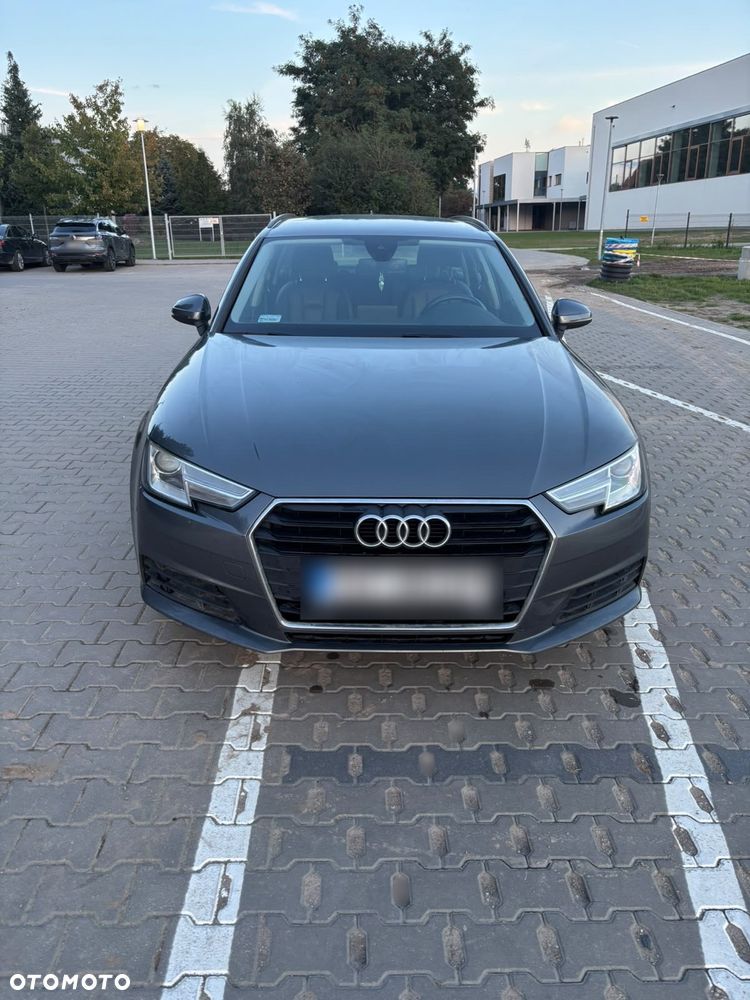 Audi A4 Avant 2.0 TDI S tronic - 1
