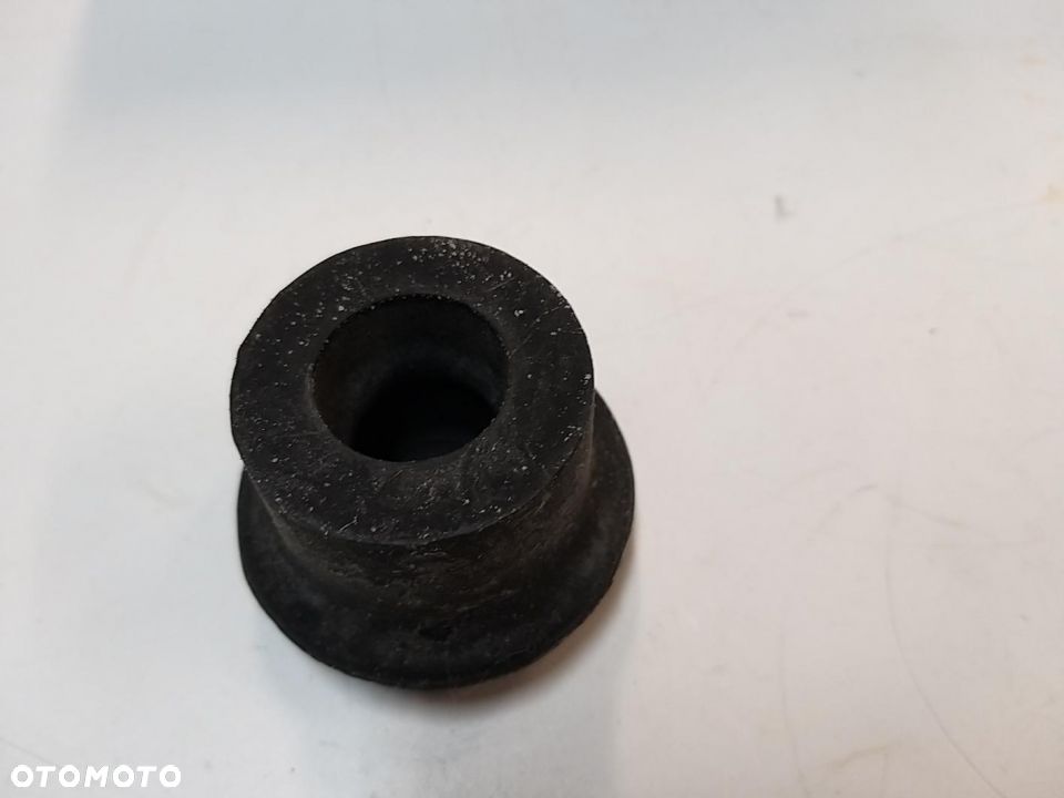 Poduszka silnika przód P AUDI 100, 200, 80, 90, CABRIOLET, COUPE; VW PASSAT, SANTANA 1.8-2.8 .76-.00 - 2