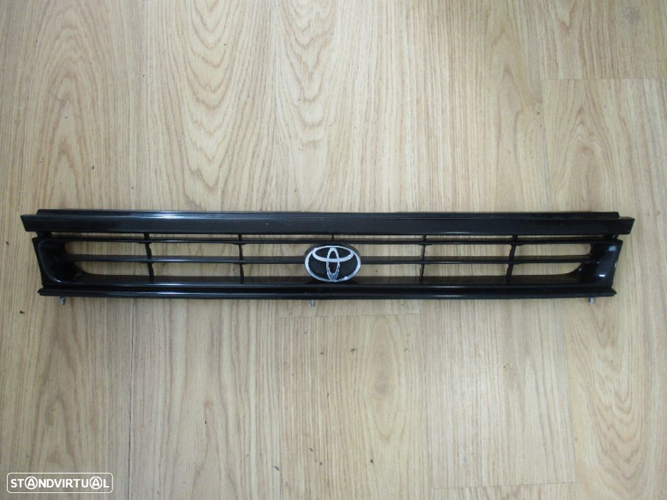 Grelha Simbolo Toyota Starlet - 1
