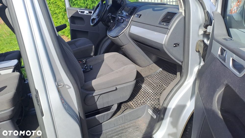 Volkswagen Multivan - 17