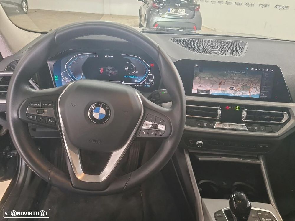 BMW 330 e Auto - 8