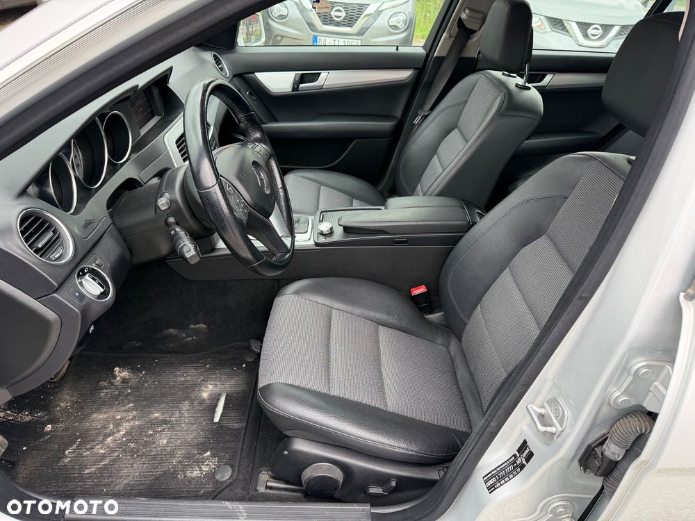 Mercedes-Benz Klasa C 180 BlueEFFICIENCY 7G-TRONIC Avantgarde - 28
