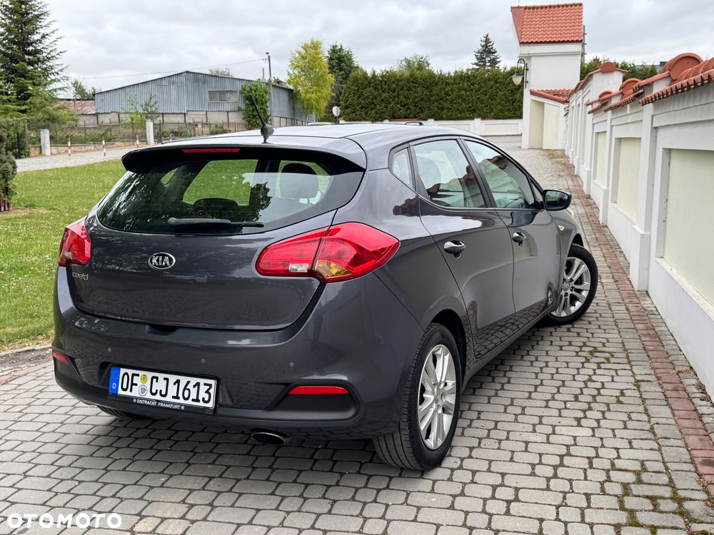 Kia Ceed - 10