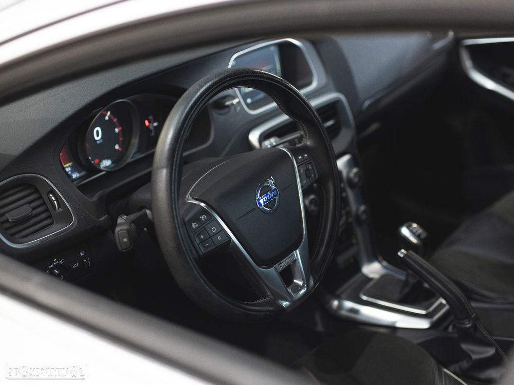 Volvo V40 2.0 D2 R-Design - 12