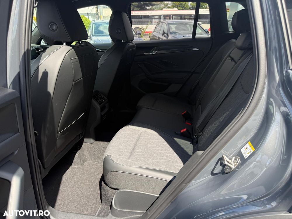 Volkswagen Tiguan - 11