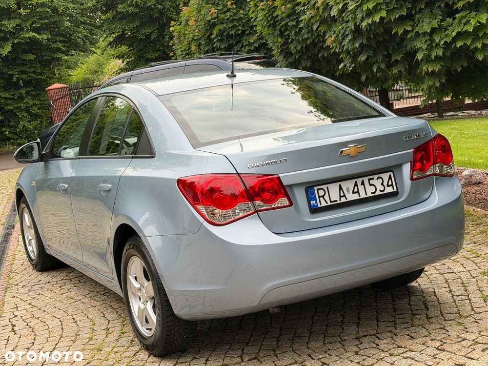 Chevrolet Cruze 1.6 - 10