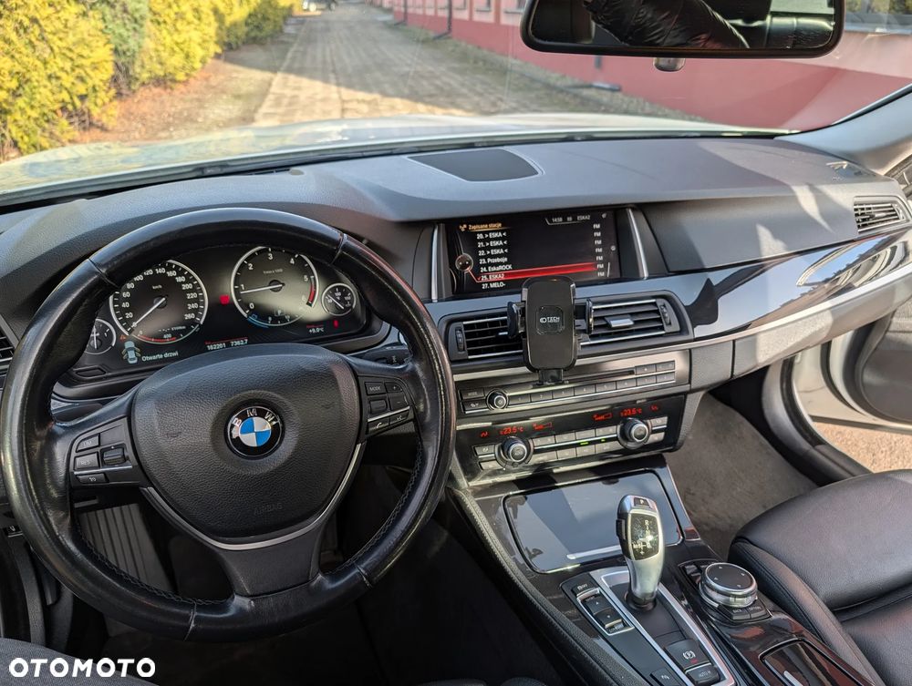 BMW Seria 5 520d - 23