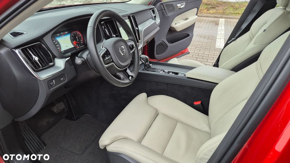 Volvo XC 60 T4 Momentum Pro - 8