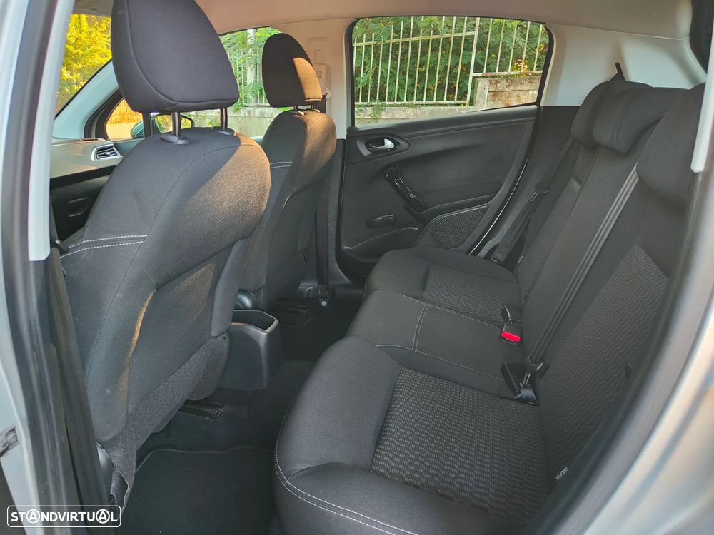 Peugeot 208 1.2 PureTech Active - 8