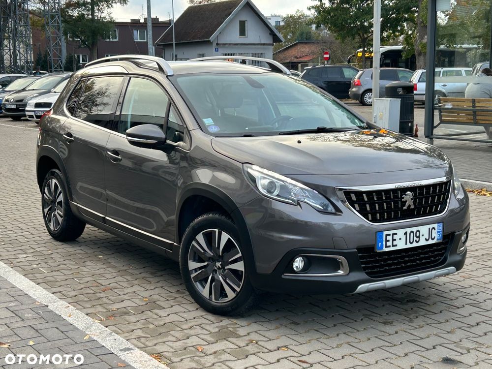 Peugeot 2008 1.2 Pure Tech Allure S&S - 4