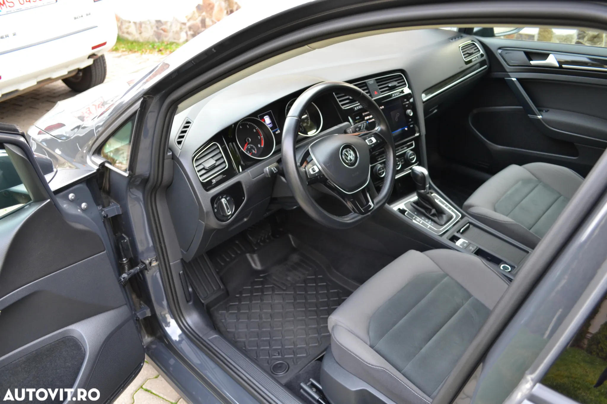 Volkswagen Golf - 4