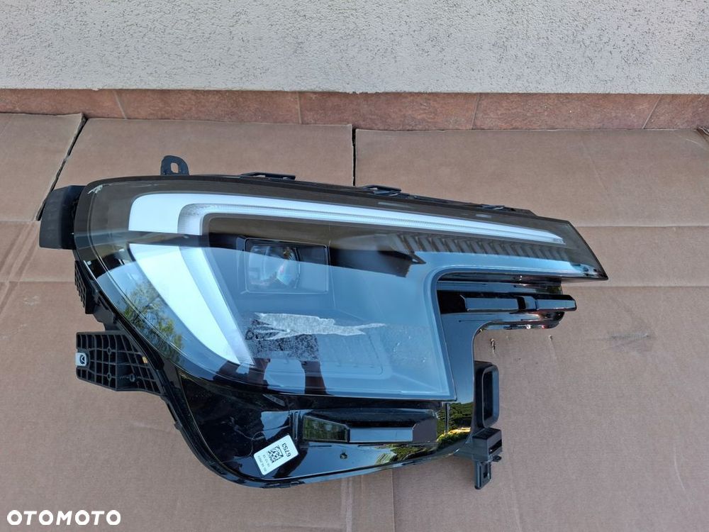 LAMPA PRZEDNIA FORD EXPLORER EV FULL LED ORYGINAŁ