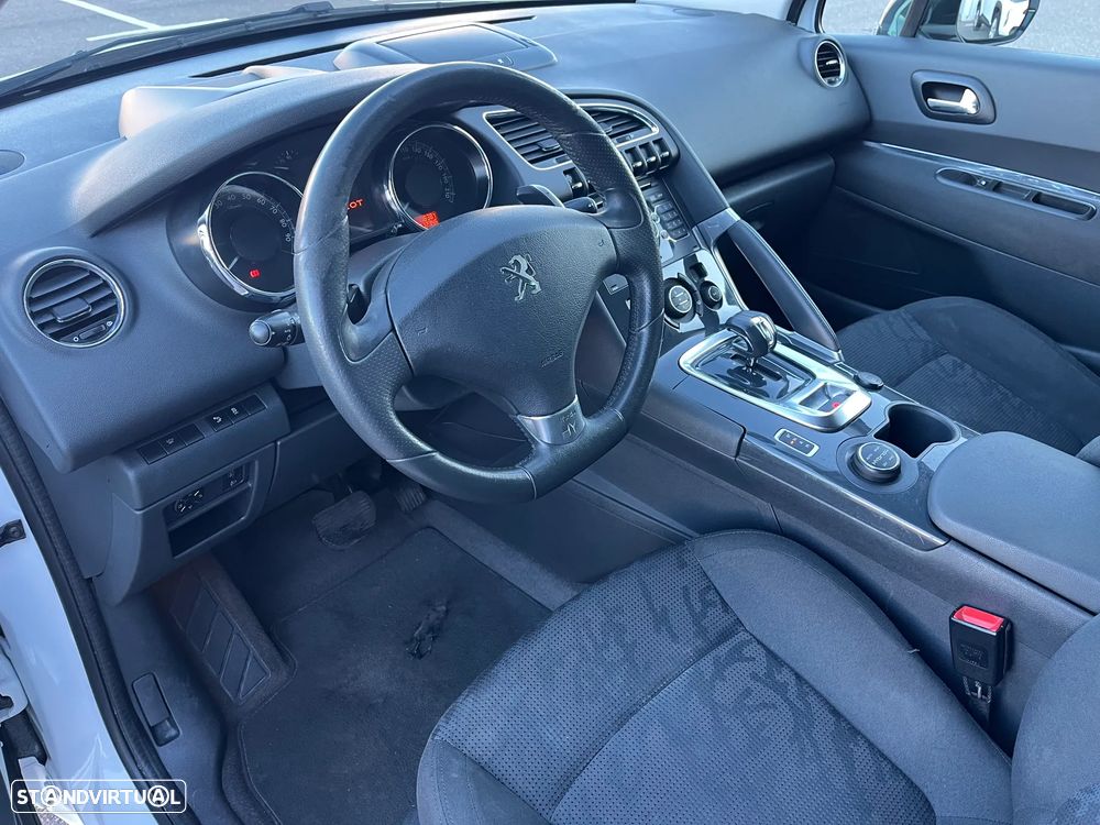 Peugeot 3008 2.0 HDi Hybrid4 - 10