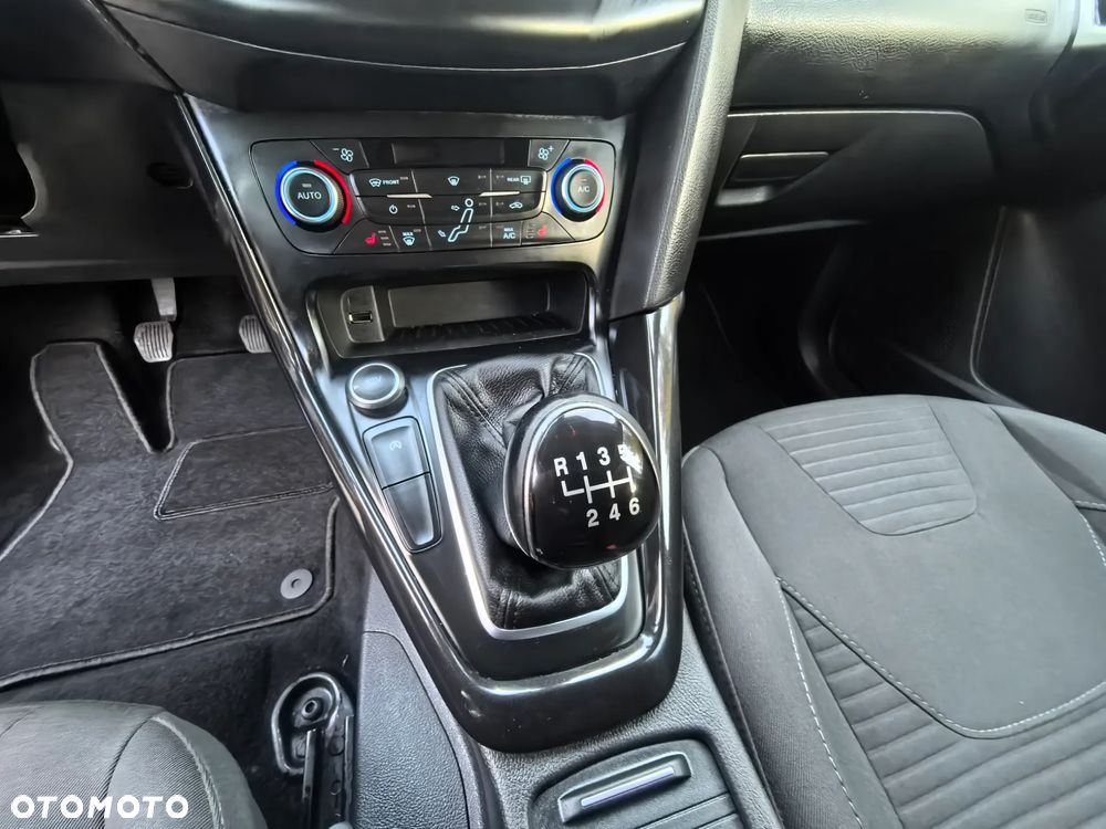 Ford Focus 1.0 EcoBoost Titanium - 29