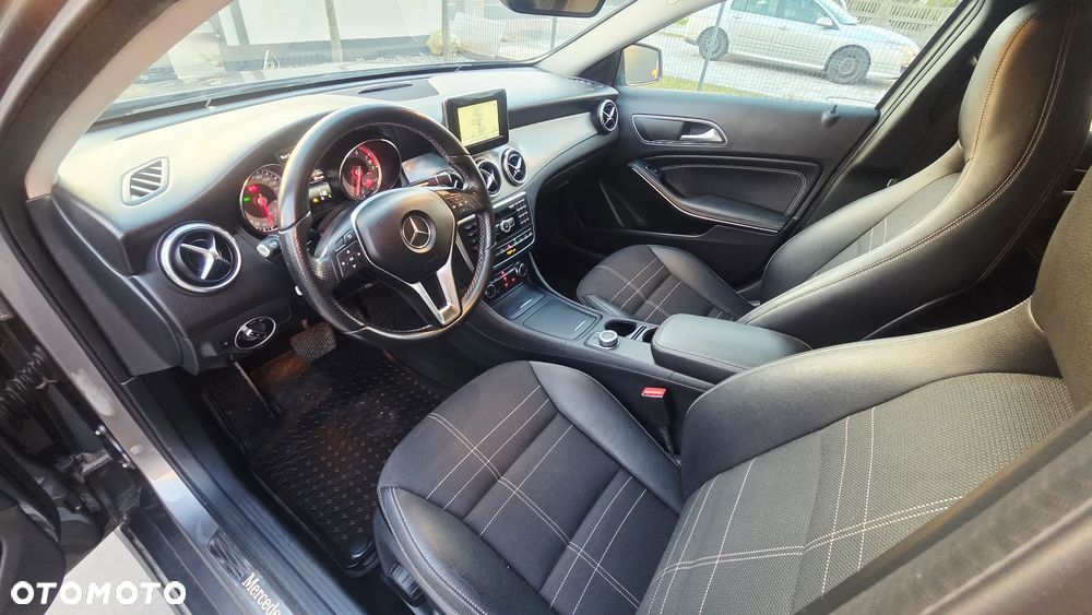 Mercedes-Benz GLA 250 4-Matic - 4
