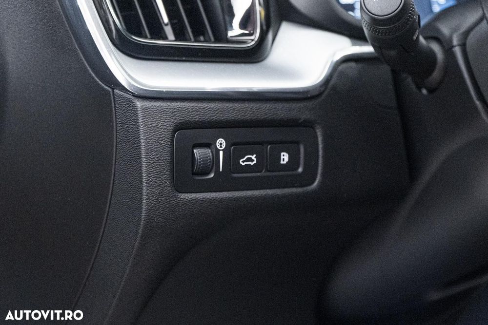Volvo XC 60 Recharge T8 Twin Engine eAWD Inscription - 31