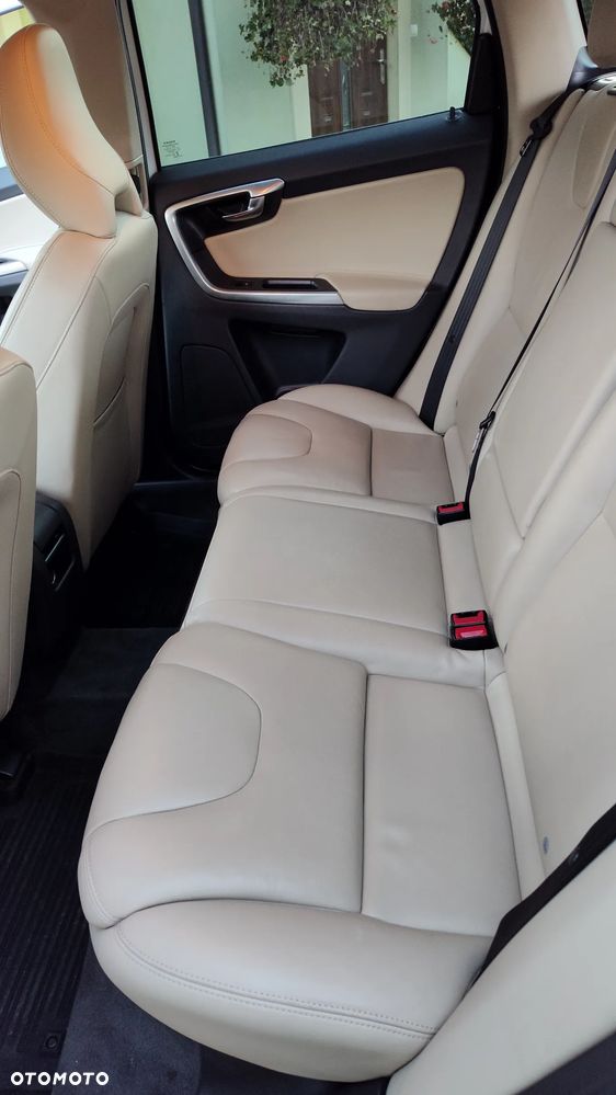 Volvo XC 60 D5 AWD Summum - 19