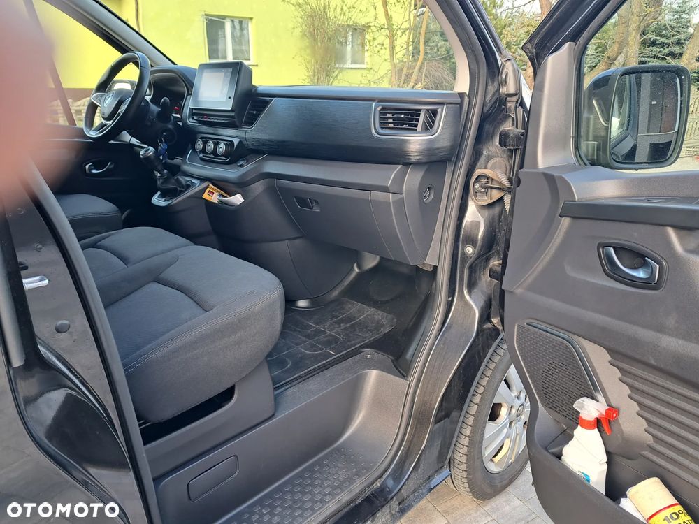 Renault Trafic 2.0 dCi - 9
