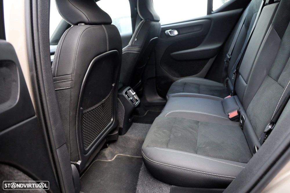 Volvo XC 40 1.5 T2 Plus Dark Auto - 12