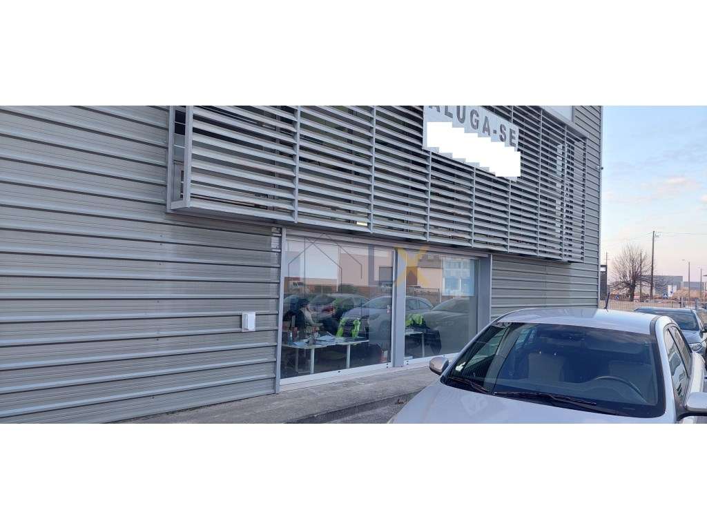 ARRENDA-SE: Loja com grande estacionamento, ideal para Stand Automó... - Grande imagem: 2/15