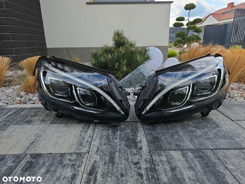 MERCEDES C KLASA 205 Lampy przód Full Led Inteligent 2059063104 2059063204 - 1