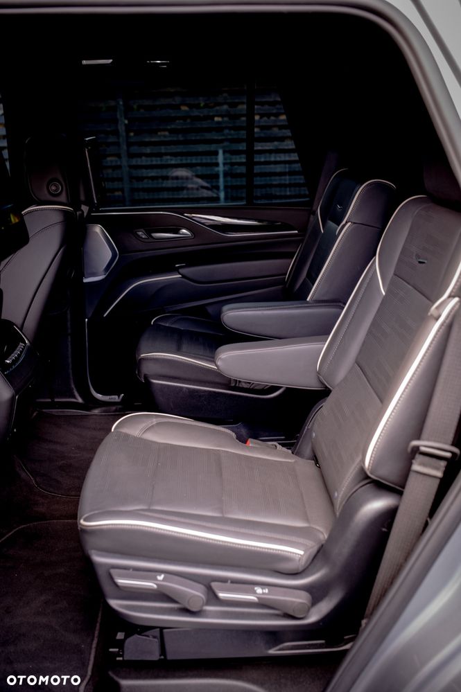Cadillac Escalade - 14