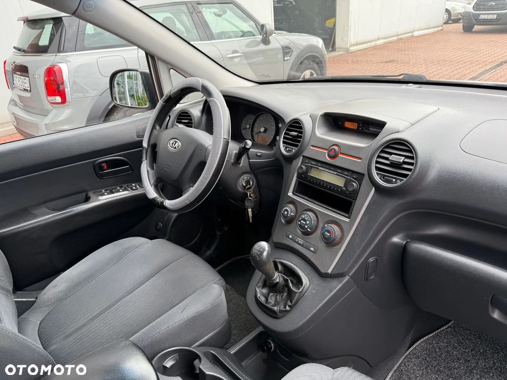 Kia Carens 2.0 CVVT EX - 26