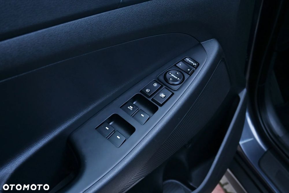 Hyundai Tucson 1.6 GDI BlueDrive GO 2WD - 27