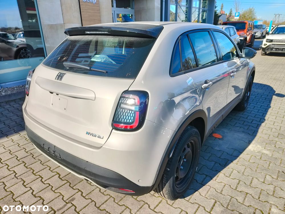 Fiat 600 1.2 Turbo Hybrid eDCT - 4