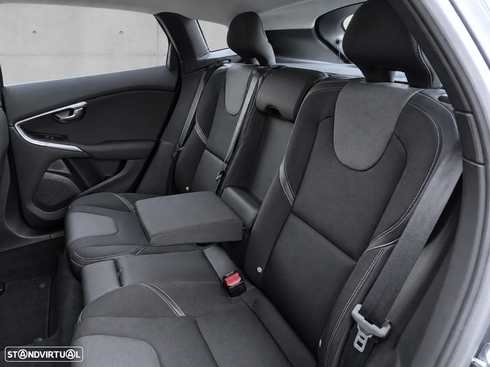 Volvo V40 2.0 D3 Momentum - 9