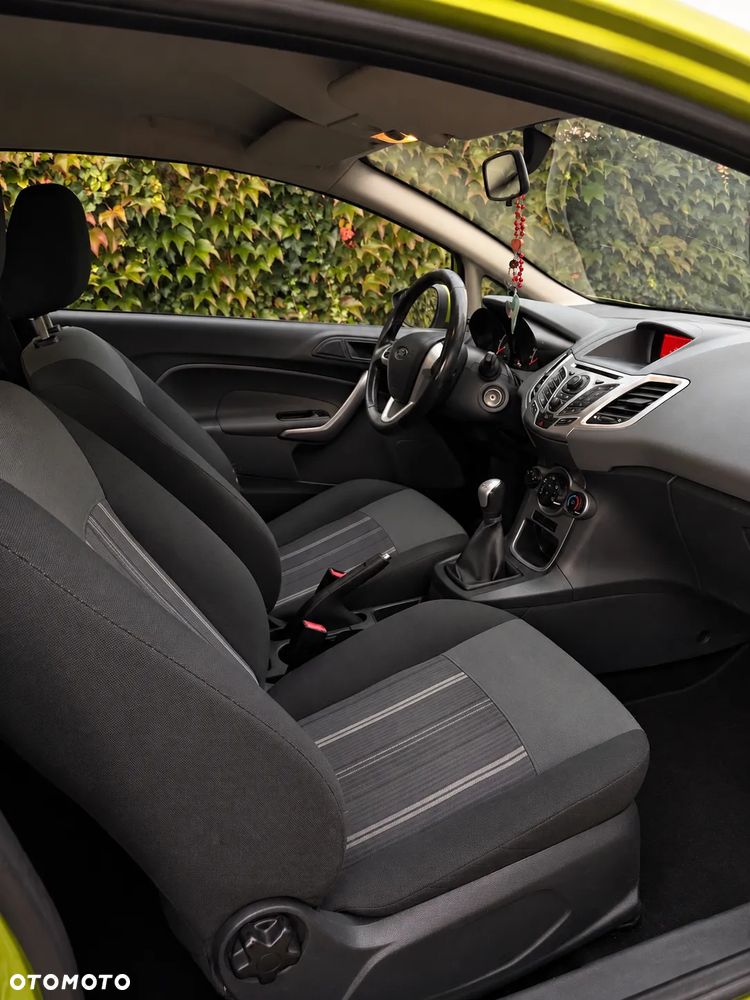 Ford Fiesta 2010 photo 3